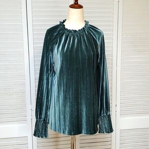 Cable & Gauge Velvet Green Long Sleeve Ruffle Collar Blouse Size S